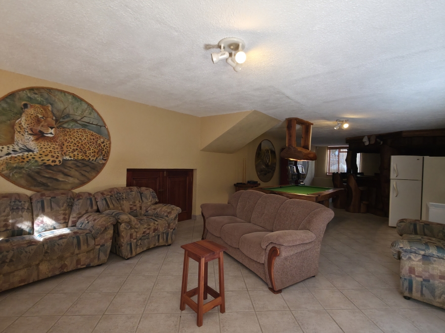 9 Bedroom Property for Sale in Noorsekloof Eastern Cape